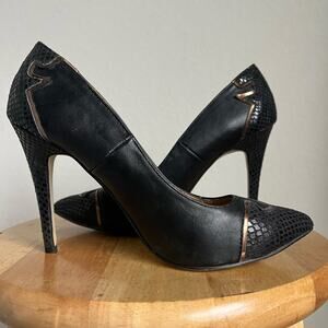 Vintage Cato Black and Gold Pumps Size 8M